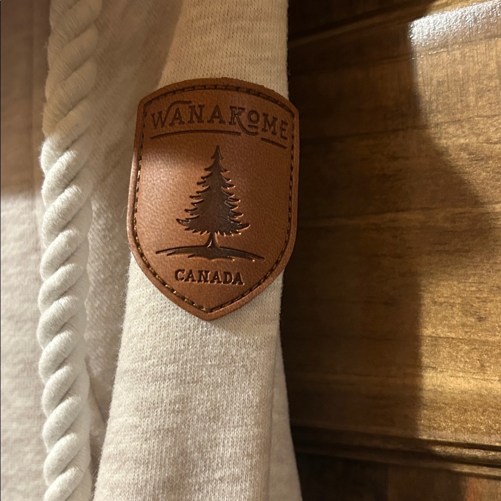 Wanakome zip up hoodie. - Picture 5 of 5